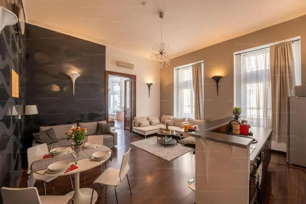 Magnificent Elegance By Erzsebet Krt & New York Cafe Apartment Budapest