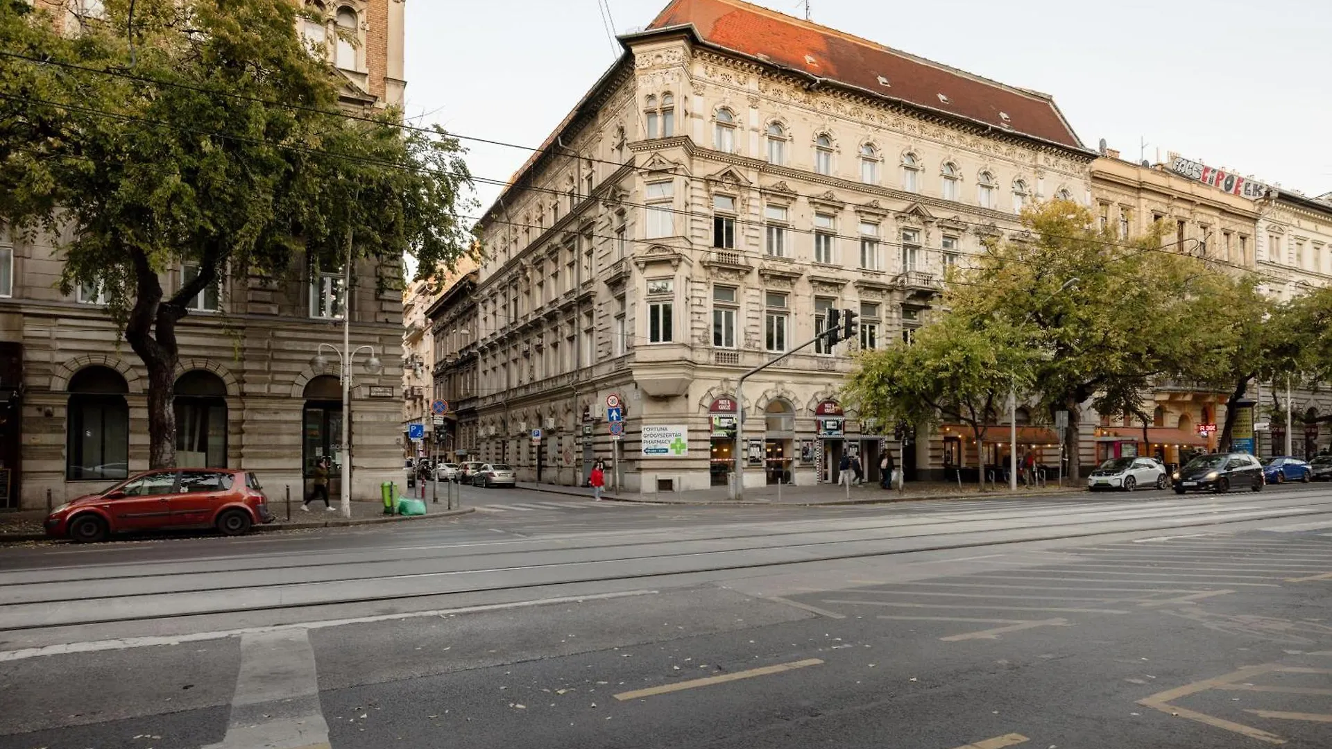 Magnificent Elegance By Erzsebet Krt & New York Cafe Apartment Budapest