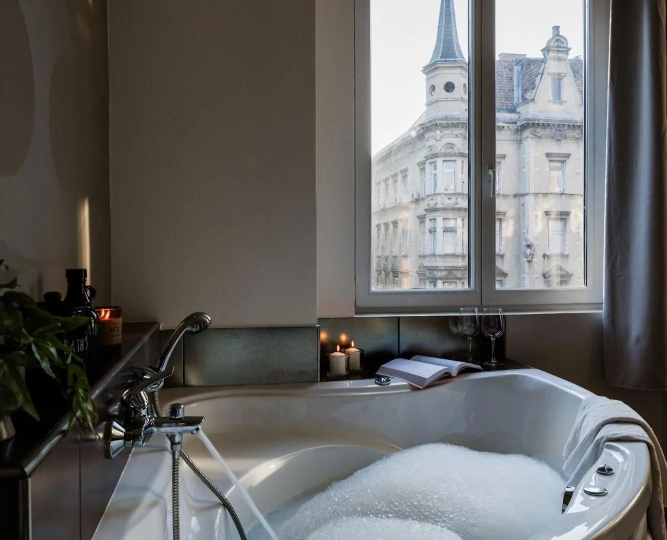 Magnificent Elegance By Erzsebet Krt & New York Cafe Apartment Budapest