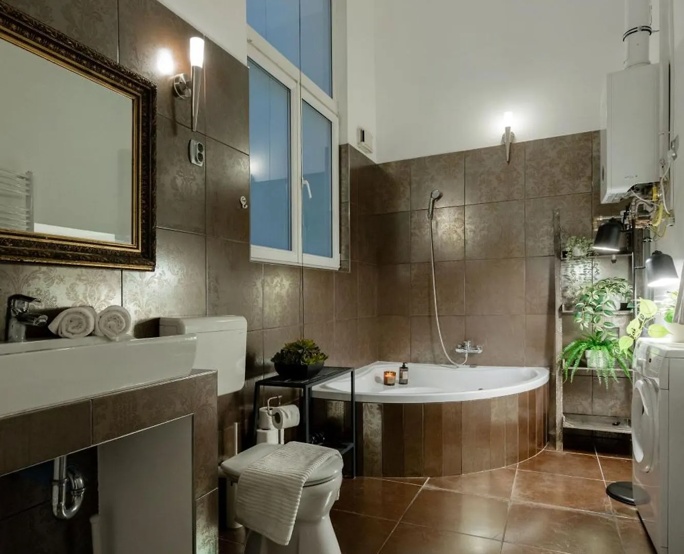 Magnificent Elegance By Erzsebet Krt & New York Cafe Apartment Budapest Hungary