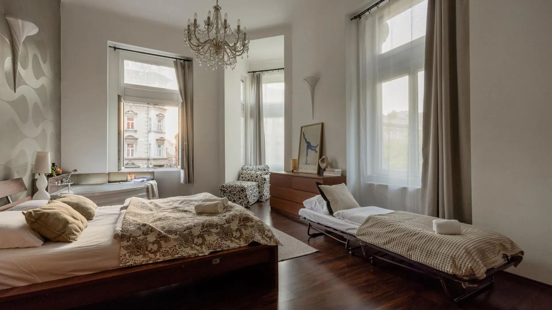 Magnificent Elegance By Erzsebet Krt & New York Cafe Apartment Budapest